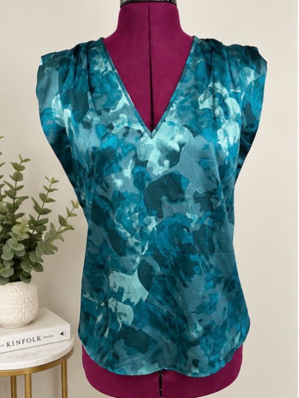 White House Black Market Teal V-Neck Sleeveless Top